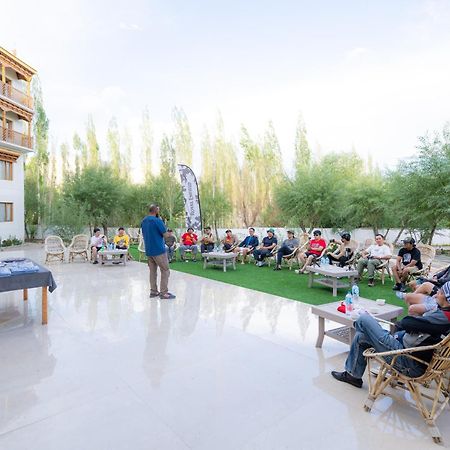 Hotel Deskitsal Leh Bagian luar foto