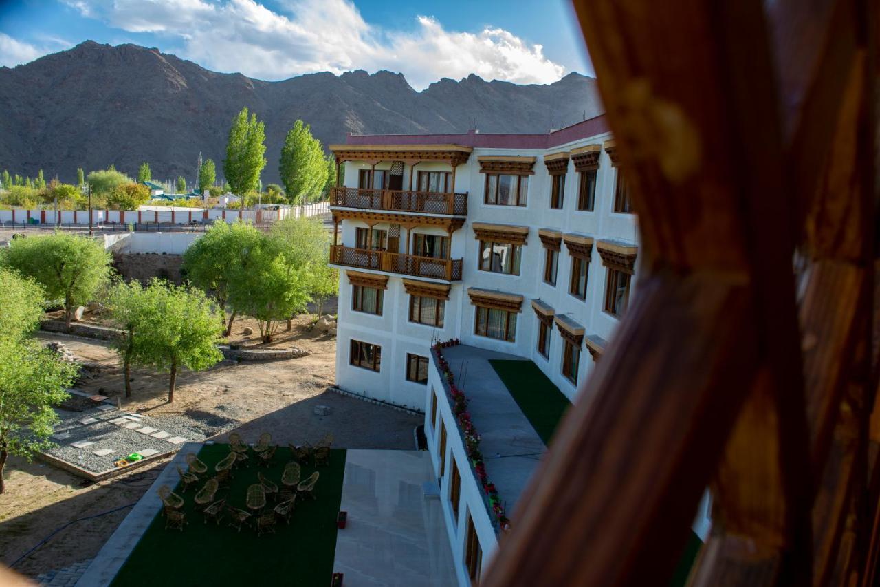 Hotel Deskitsal Leh Bagian luar foto