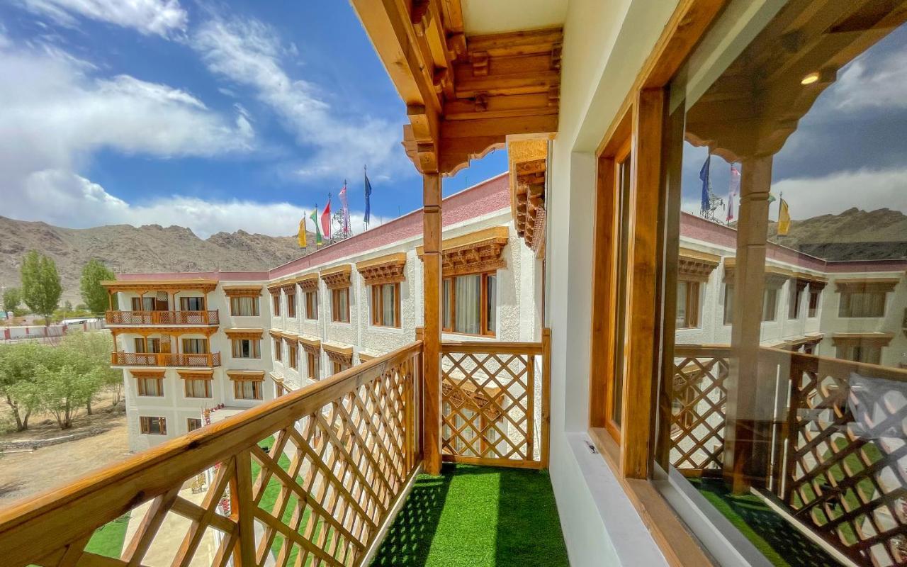 Hotel Deskitsal Leh Bagian luar foto