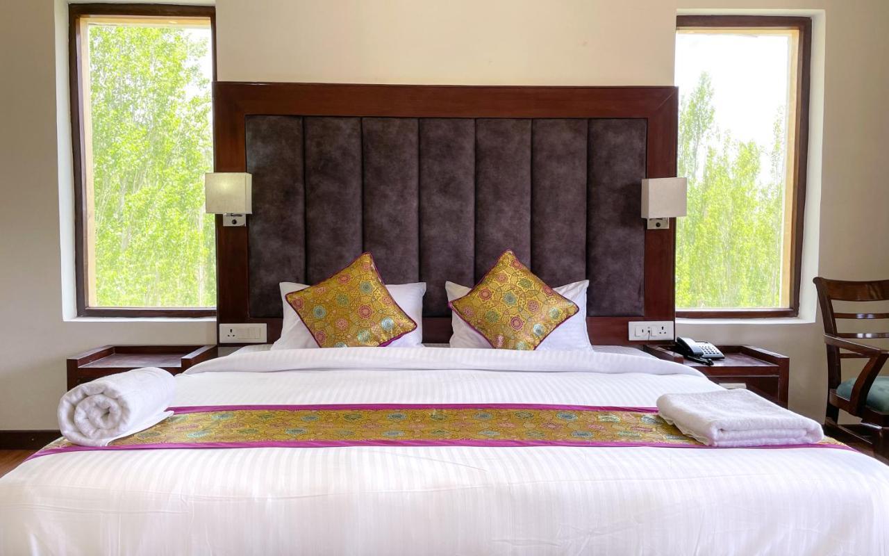 Hotel Deskitsal Leh Bagian luar foto