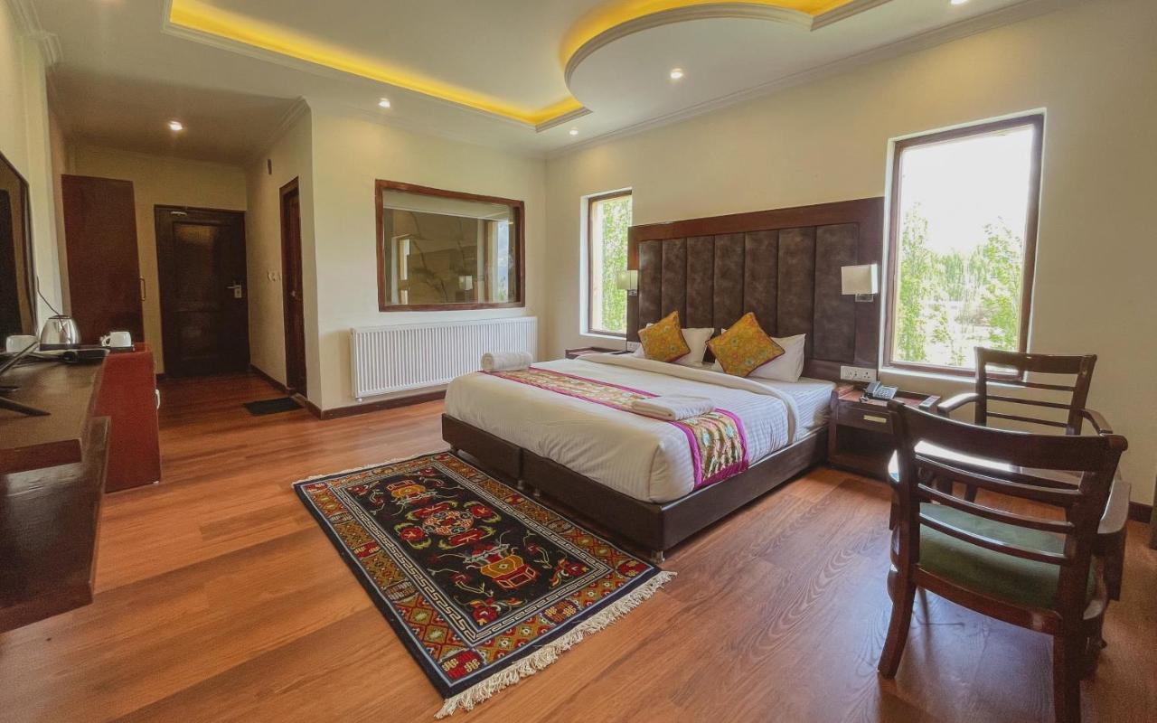 Hotel Deskitsal Leh Bagian luar foto