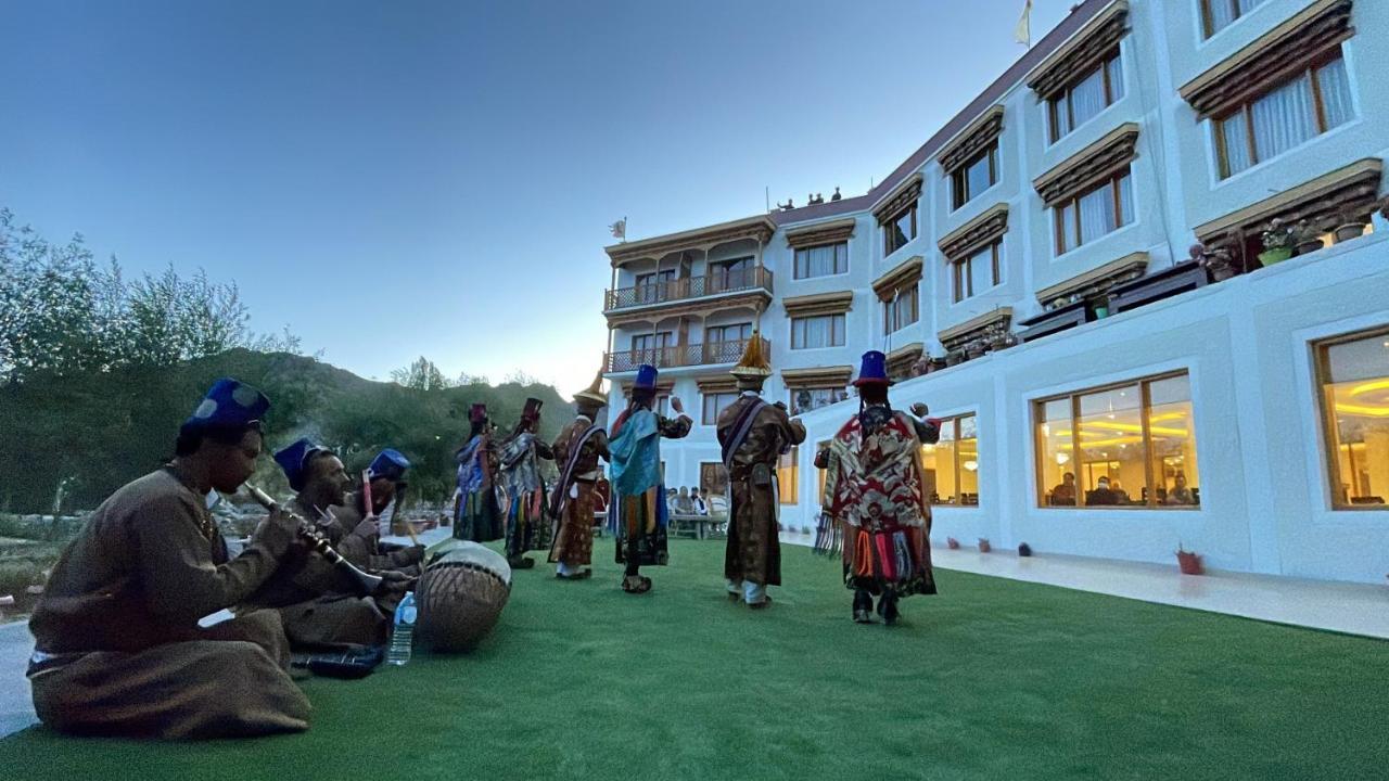 Hotel Deskitsal Leh Bagian luar foto