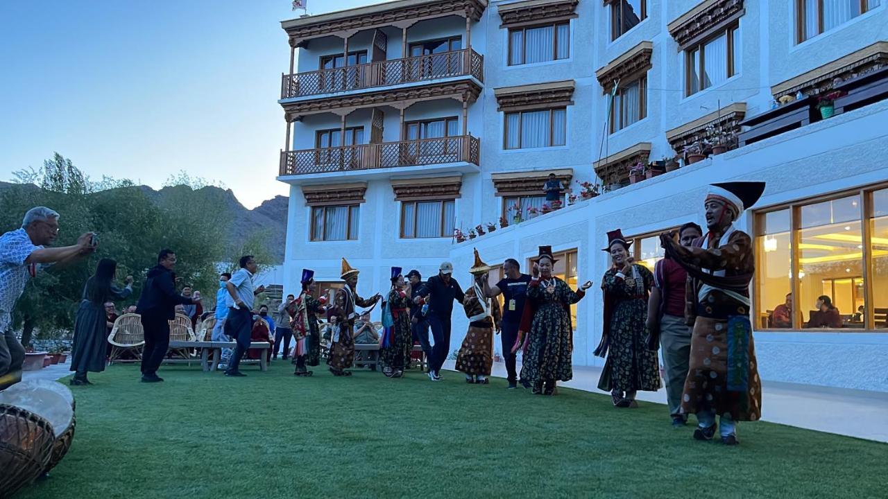 Hotel Deskitsal Leh Bagian luar foto