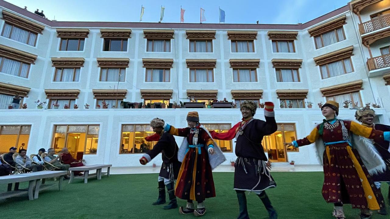 Hotel Deskitsal Leh Bagian luar foto