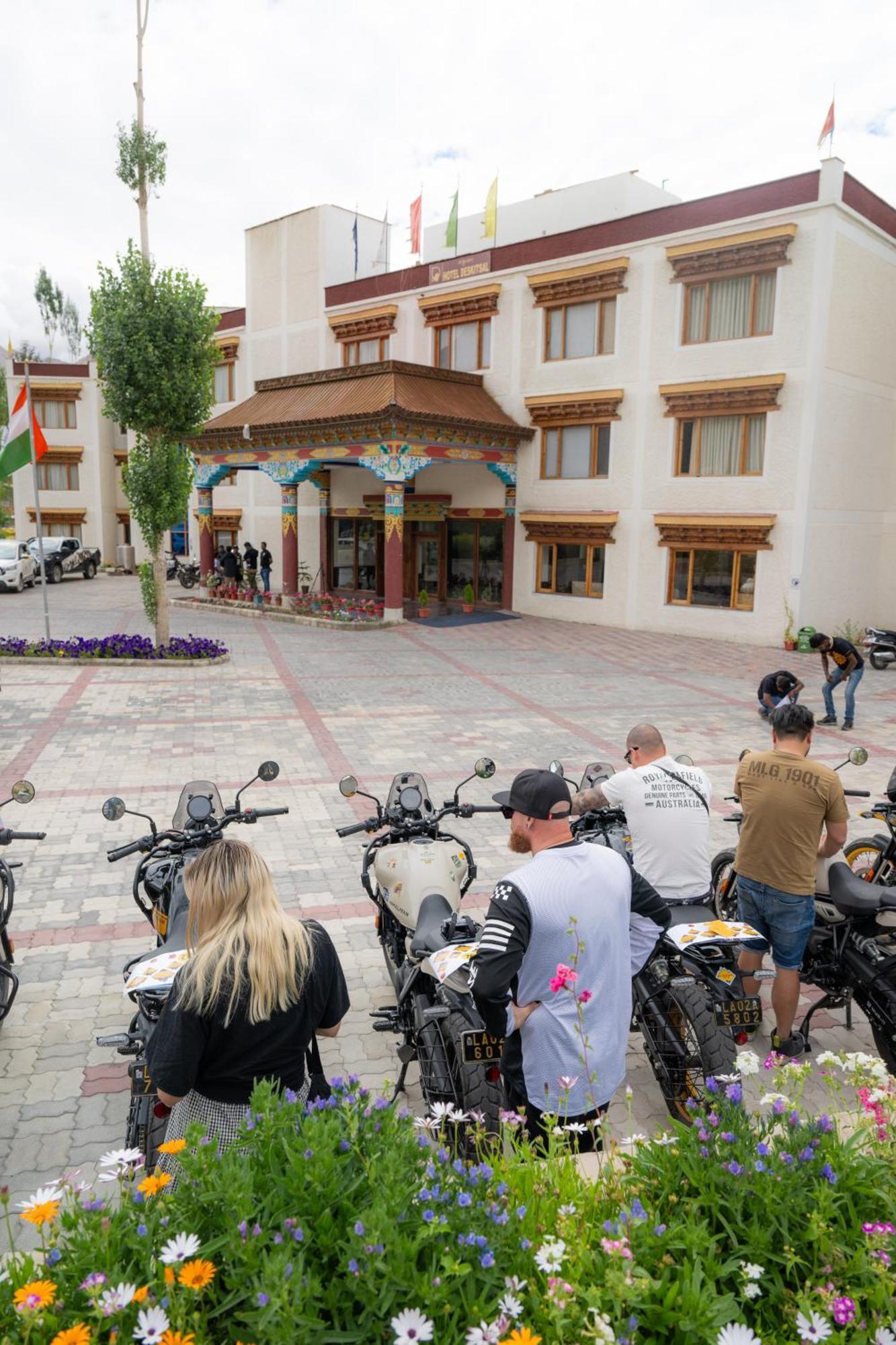 Hotel Deskitsal Leh Bagian luar foto
